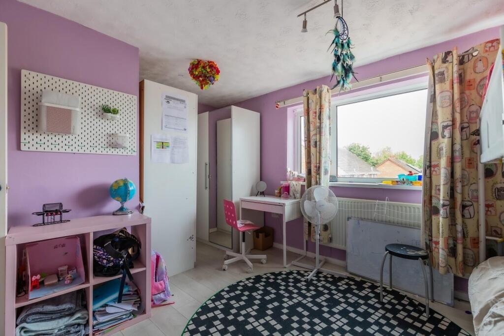 3 Bed End Terrace, Uplands Crescent, CF64 photo 2