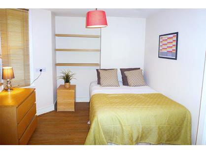 2 Bed Flat, Coningham Road, W12