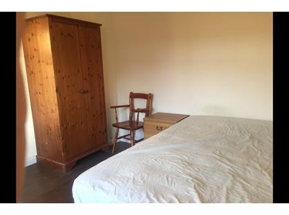 Room in a Shared Flat, Crosspath, RH10