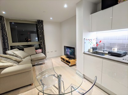 Studio Flat, Starboard Way, E16