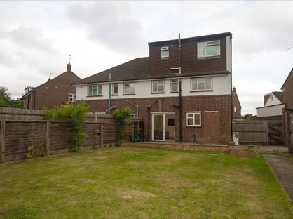 6 Bed Semi-Detached House, Lodge Close, UB8