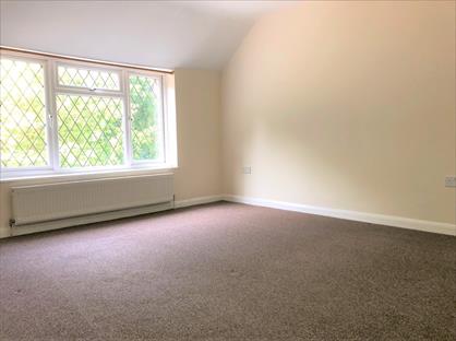 2 Bed Flat, Chipstead, CR5
