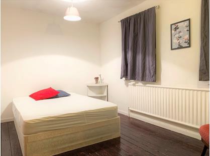 Room in a Shared Flat, Beeston Close, E8