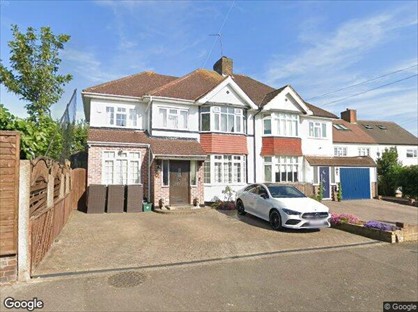 Room in a Shared House, Rosedale Road, KT17