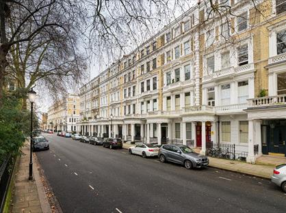 1 Bed Flat, Courtfield Gardens, SW5