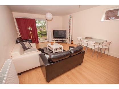 2 Bed Flat, Osborne Road South, SO17