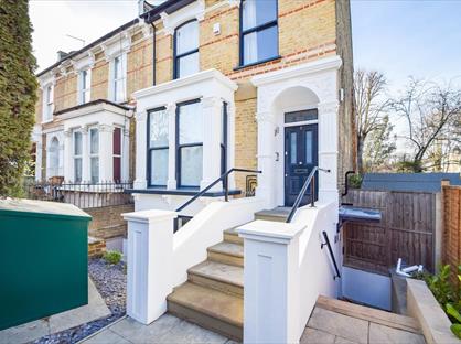 2 Bed Flat, Laura Terrace, N4