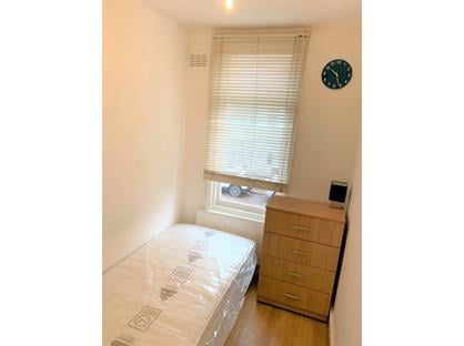 Room in a Shared House, Caithness Road, CR4