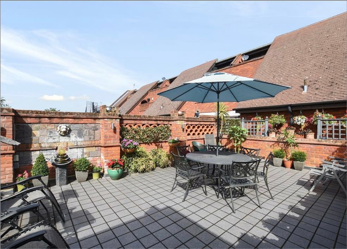 Twickenham 2 Bed Flat, Addison Court, TW1 To Rent Now for £1,695.00 p/m