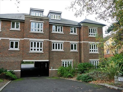 2 Bed Flat, Consero Court, KT13