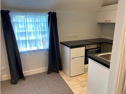 Studio Flat, Waterden Road, GU1