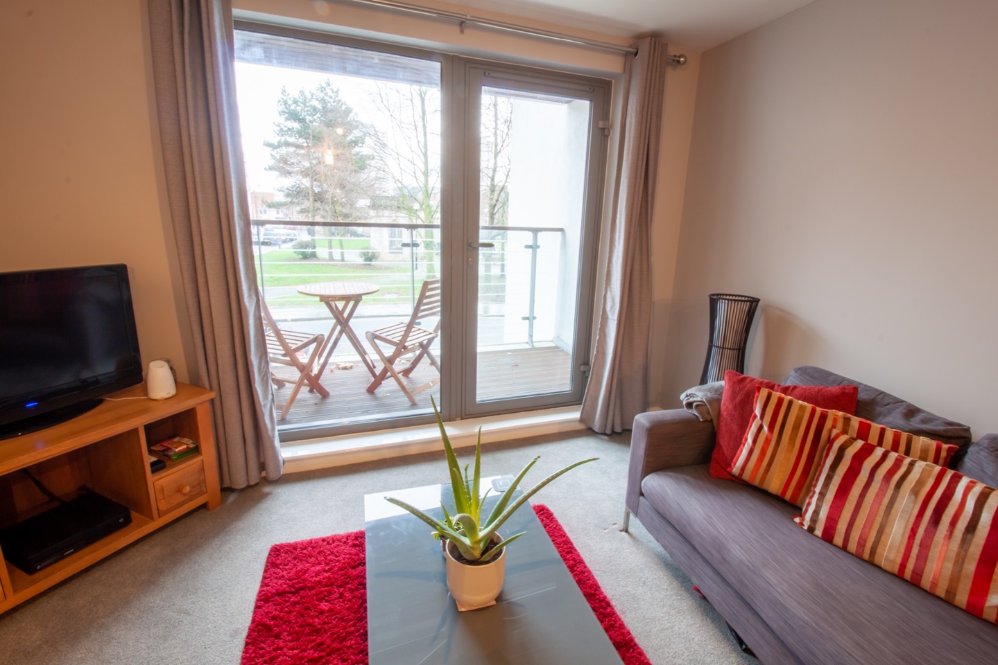 2 Bed Flat, Skyline, B1 photo 2