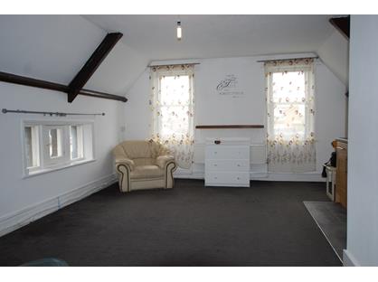 Studio Flat, High Street, BR3