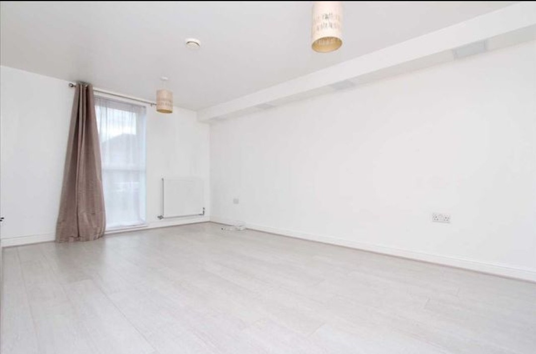 2 Bed Flat, Holman Court, IP2