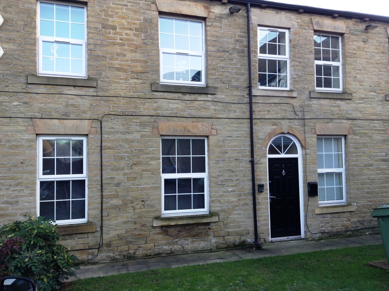 Liversedge 2 Bed Flat, Crown House, WF15 To Rent Now for £550.00 p/m