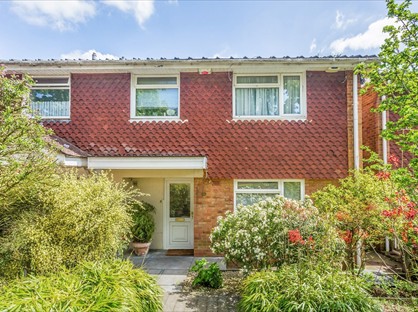 3 Bed Semi-Detached House, St. Johns Court, IG9