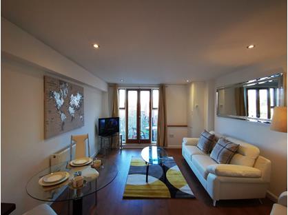 2 Bed Flat, Hull Marina, HU1