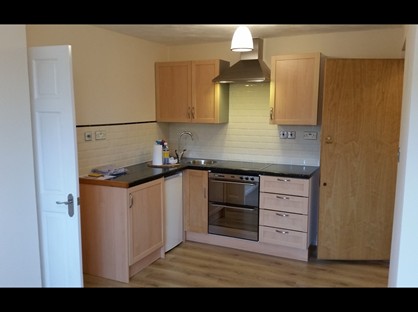 1 Bed Flat, Chalet Hill, GU35
