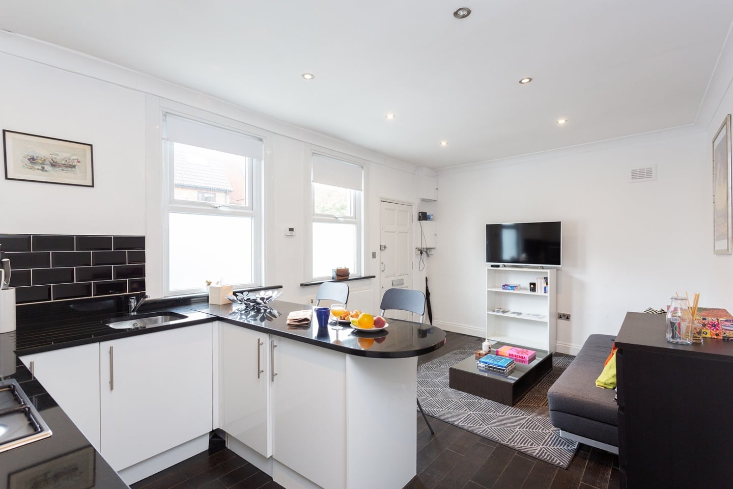 1 Bed Flat, Greyhound Road, W6