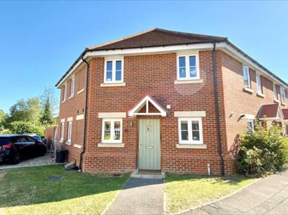 3 Bed End Terrace, Wheatsheaf Close, RG41