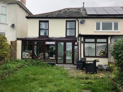 3 Bed Semi-Detached House, Rose Cottages, PO36