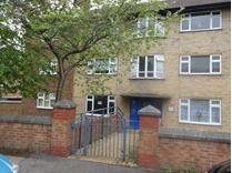 2 Bed Flat, Batley, WF17