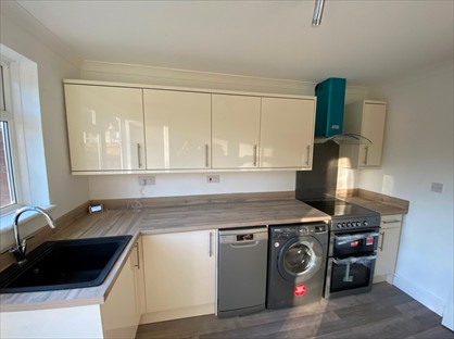 4 Bed Terraced House, Culver Road, RG21