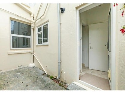 1 Bed Flat, Alexandra Road, TN37