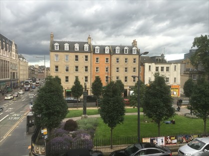 4 Bed Flat, Nicolson Street, EH8