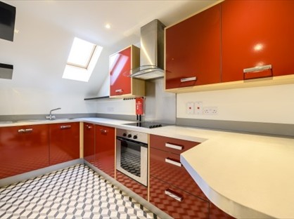 1 Bed Flat, Churchill Place, OX7