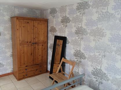 Studio Flat, Newbury Park, IG2