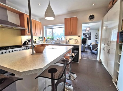 Room in a Shared House, Worlds End Lane, B32