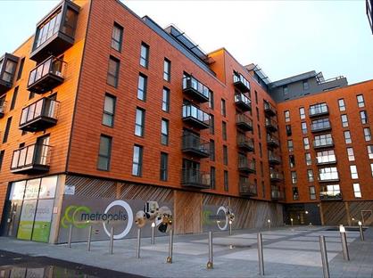 2 Bed Flat, Railway Terrace, SL2