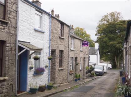 2 Bed Terraced House, Queen Street, LA9