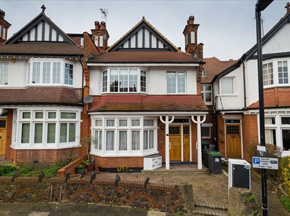 3 Bed Flat, Woodberry Crescent, N10