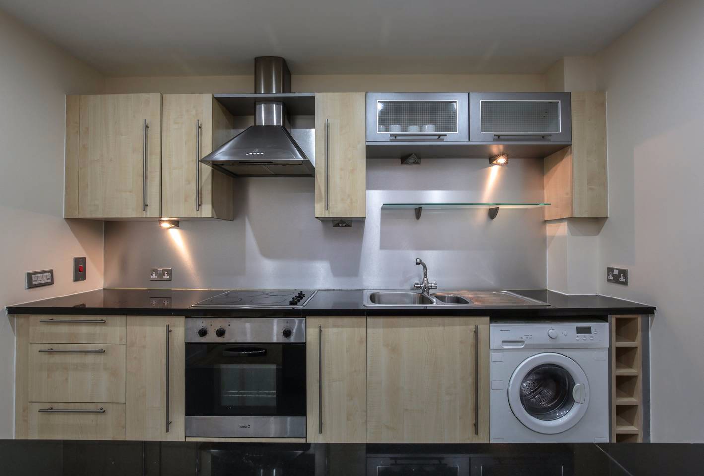 2 Bed Flat, Pall Mall, L3 photo 2