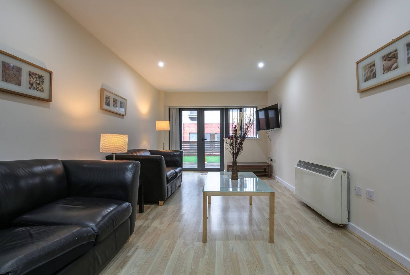 2 Bed Flat, Pall Mall, L3 photo 3