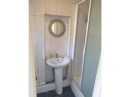 Studio Flat, Ballards Way, CR2