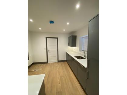 2 Bed Flat, Eastbourne Road, RH7