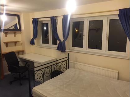 Room in a Shared House, Britten Close, CO4