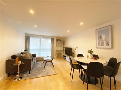 1 Bed Flat, Vauxhall Bridge Road, SW1V