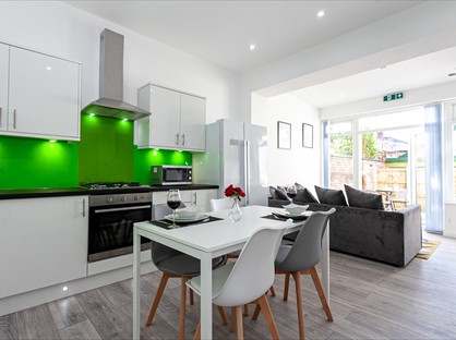 3 Bed Semi-Detached House, Shaw Heath A, SK2