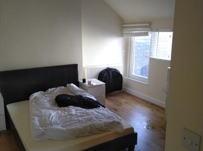4 Bed Flat, Claude Place11a, CF24
