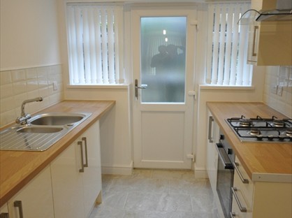3 Bed Terraced House, Tyisaf, CF41