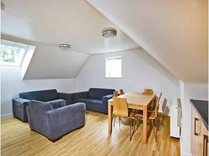 7 Bed Semi-Detached House, Orchard House, SO22