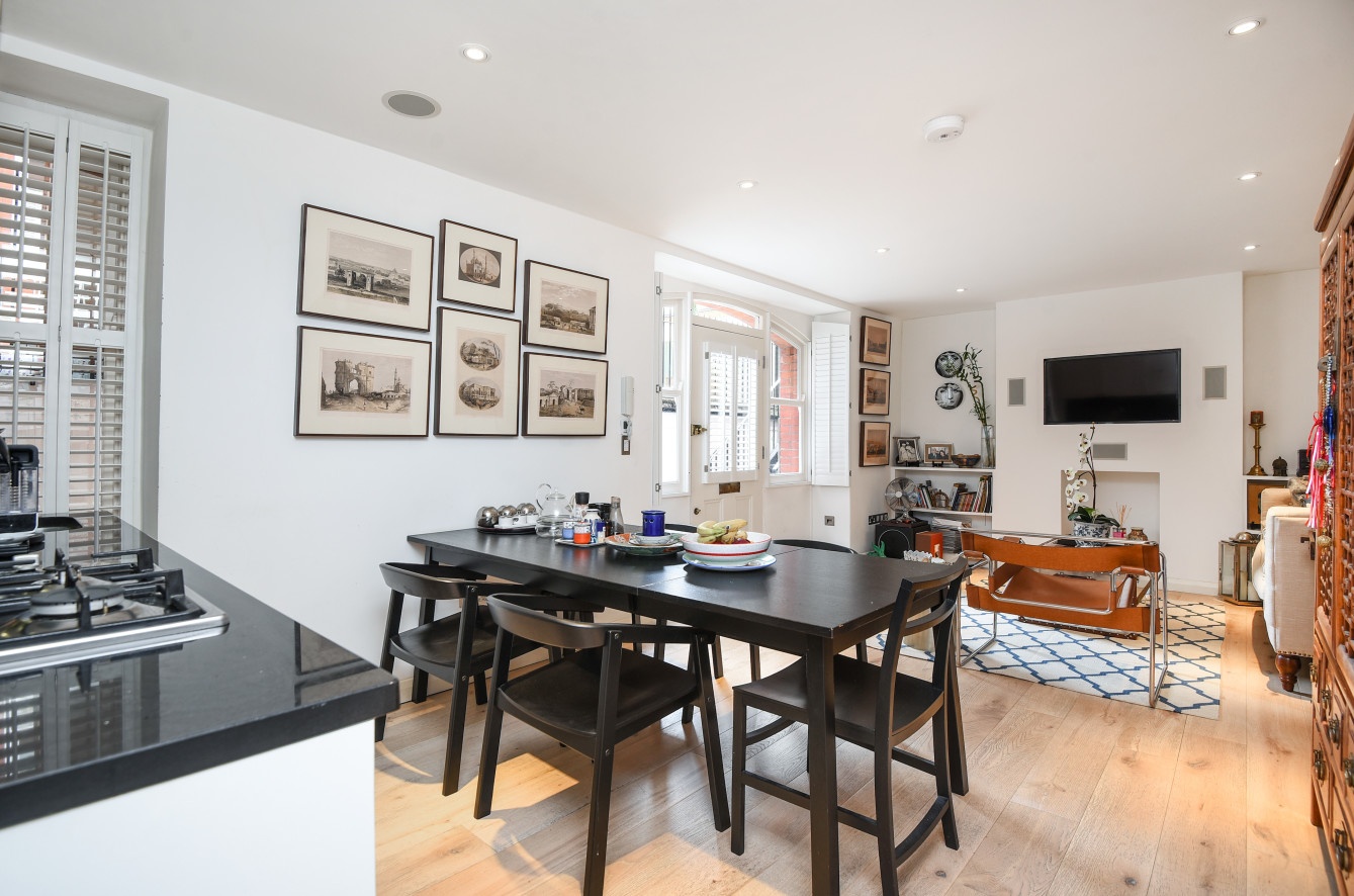 2 Bed Flat, Burnham Court, W2 photo 4