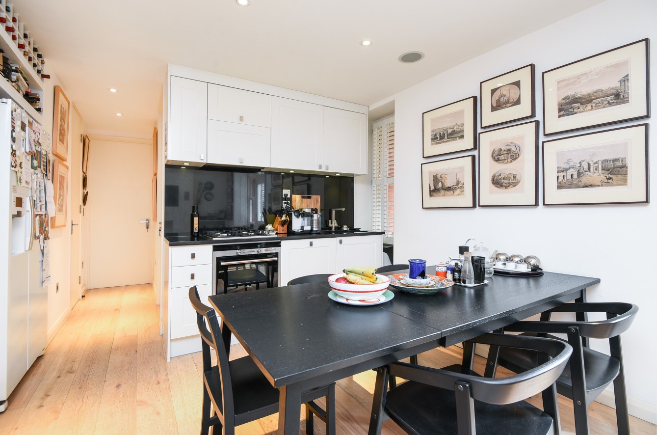 2 Bed Flat, Burnham Court, W2 photo 5