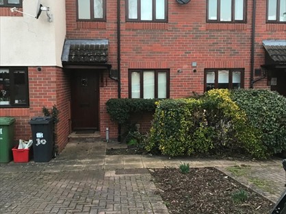 2 Bed Terraced House, Lay Gardens, CV31