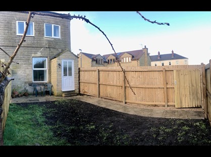 1 Bed End Terrace, Thornhill Road, WF4