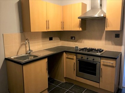 2 Bed Terraced House, Churchill Avenue, HU3